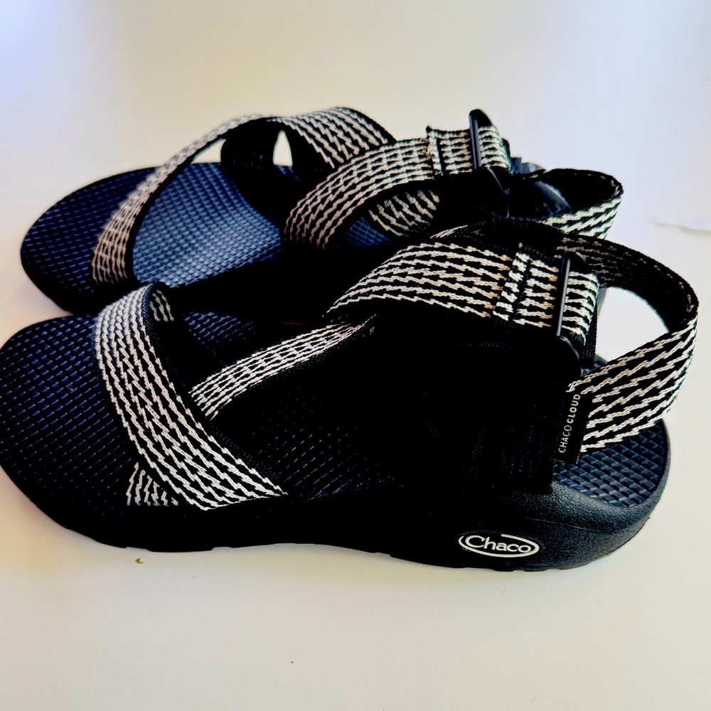 Chaco Unisex Black and White PreOwnedSandals